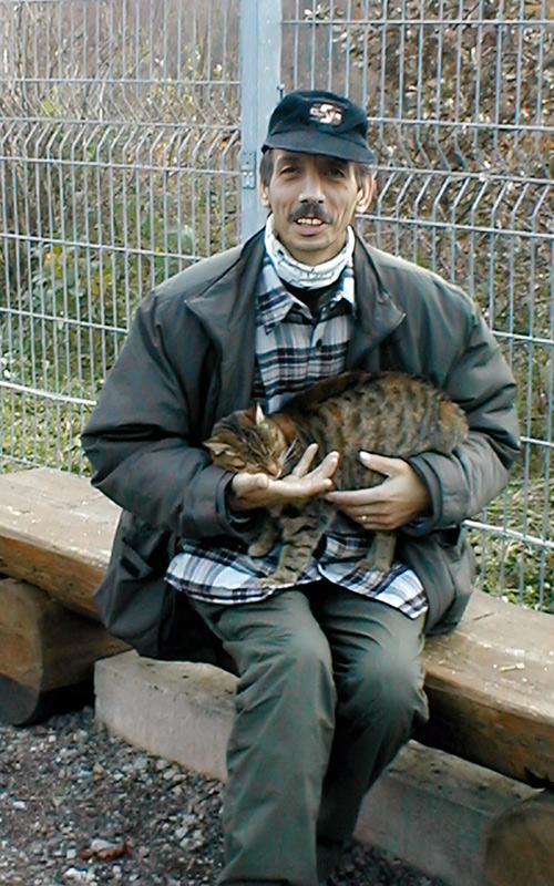 Carmelo Di Bella mit Katze